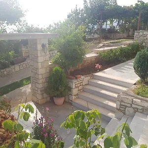 Spyridoula's Affittacamere Himare